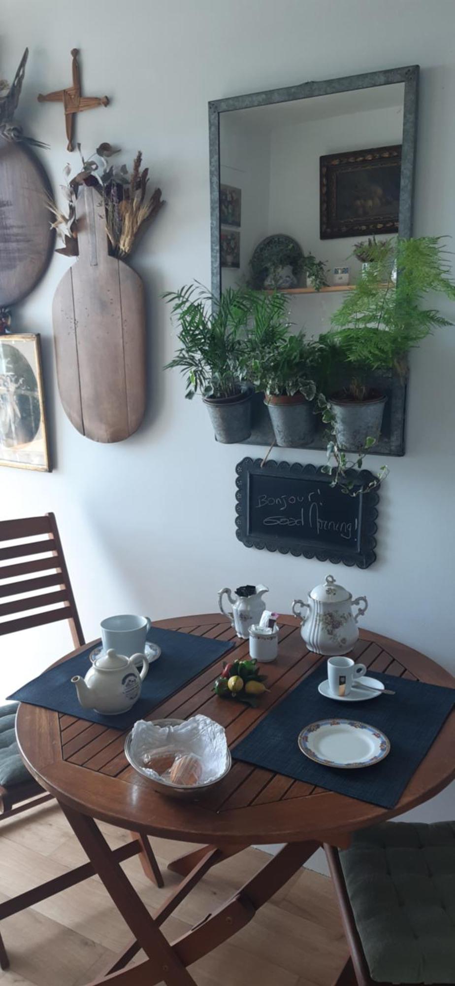 Boheme Chic: Airport-Proximate Apartment with Free Parking Merignac  Exterior photo